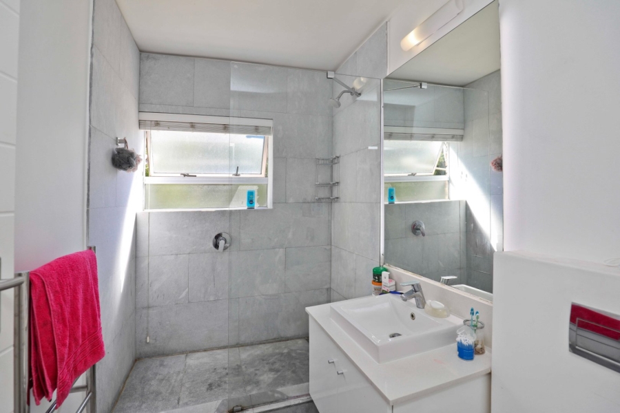 To Let 2 Bedroom Property for Rent in Wynberg Upper Western Cape